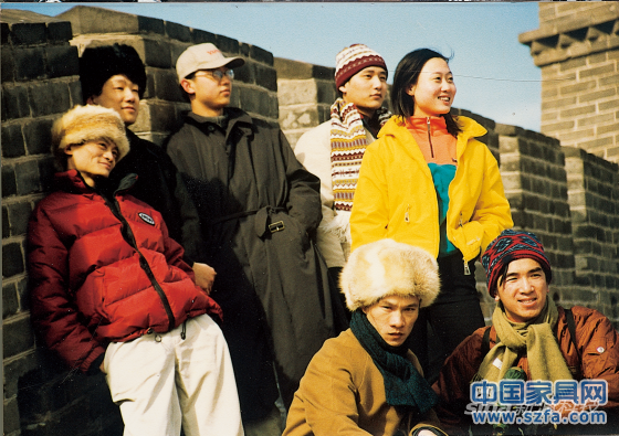 1999年，馬云與阿里巴巴創(chuàng)業(yè)團隊在長城。(高清圖集：馬云那些年)