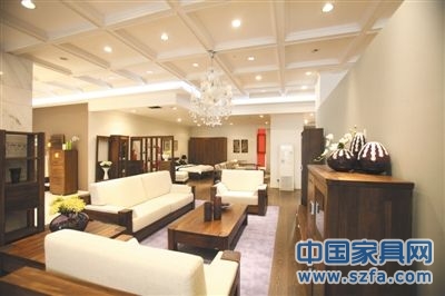 業(yè)內(nèi)人士認(rèn)為，實(shí)木家具的價(jià)值應(yīng)體現(xiàn)在材料和加工工藝的結(jié)合上。