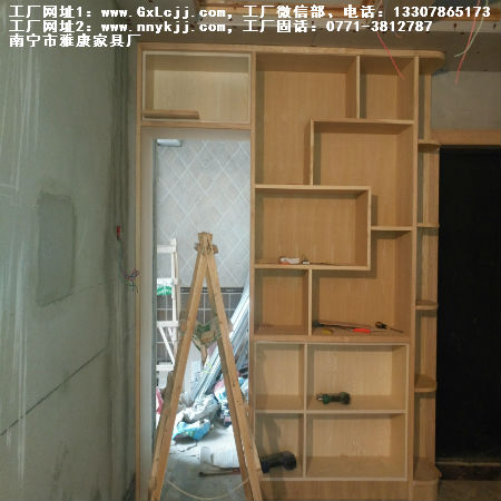 加層作小造型，雙層，也好看，相比，醒色白飾，整體展柜、儲柜、小小別致柜衣家具設(shè)計定制加工廠南寧中國的，不普通~