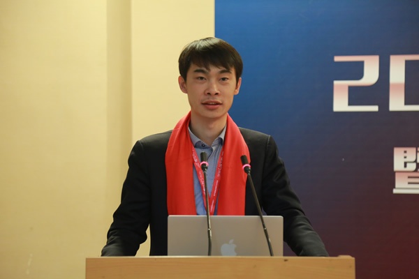 中國木材與木制品流通協會木門窗專業(yè)委員會常務副會長張鵬